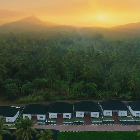 Magic Land Resorts Athirapally Irinjalakuda Екстериор снимка