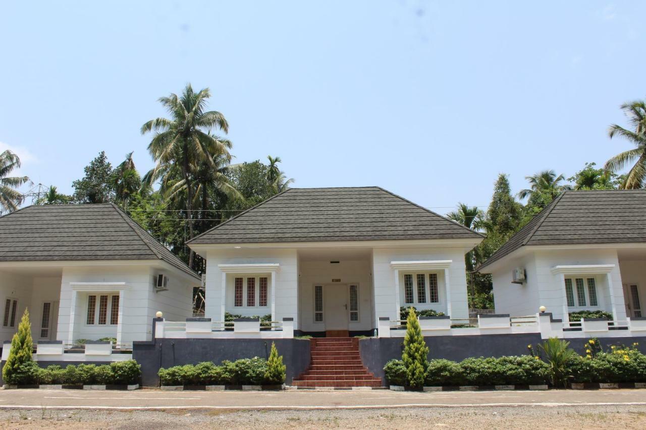 Magic Land Resorts Athirapally Irinjalakuda Екстериор снимка